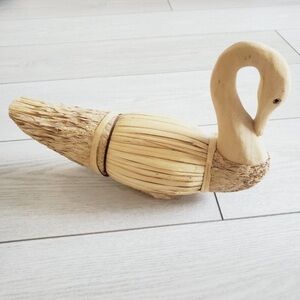 Handcrafted Corn Husk Reed Wooden Swan Head Decor